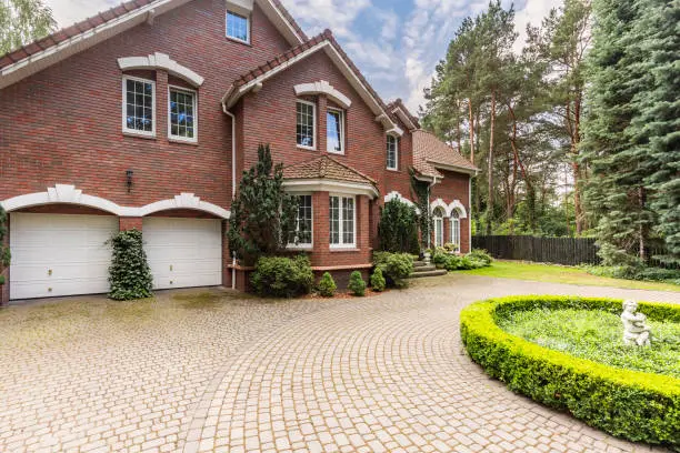 How Driveway Paving Improves Property Value and Curb Appeal in Jacksonville, FL
