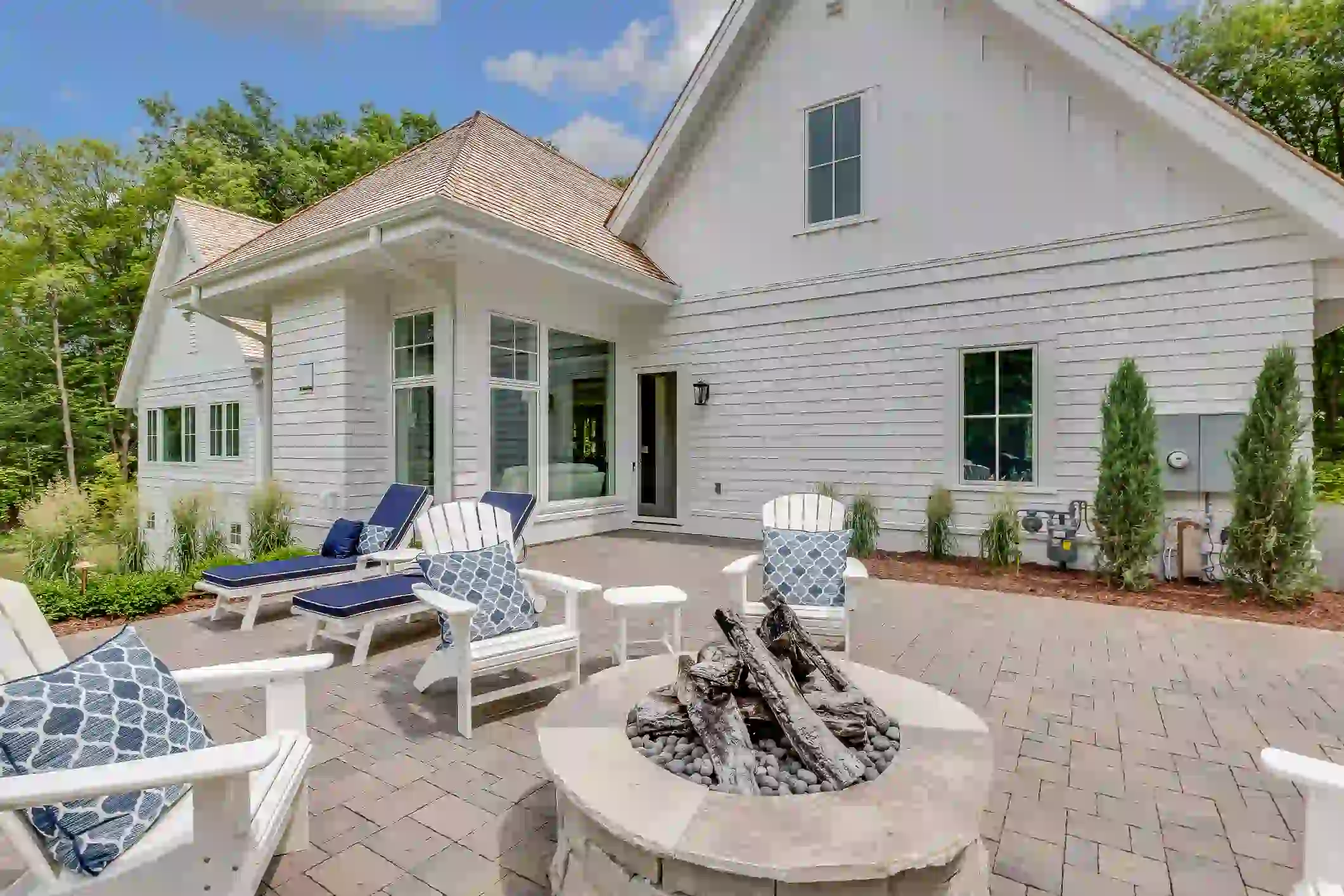 Professional Fire Pit Construction in Jacksonville, FL